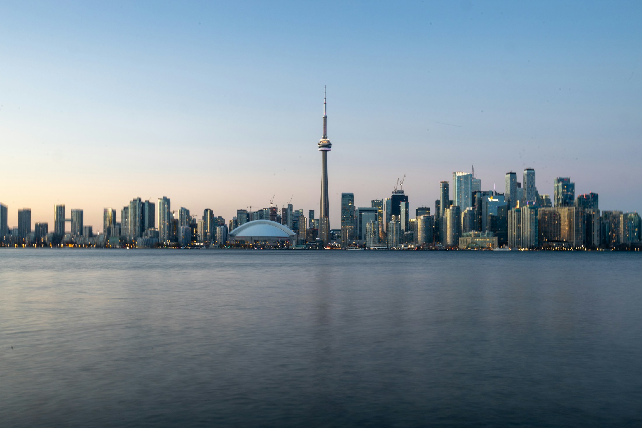 Toronto, la tour CN et le lac Ontario